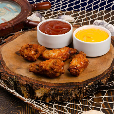 Куриные крылышки 4 шт в Capitan Shaverma по цене 335 ₽