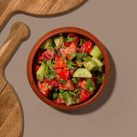 Овощной салат по-тбилисски в Хачапури и вино