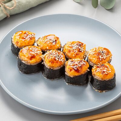 Запеченный с курицей в Суши хит по цене 645 ₽