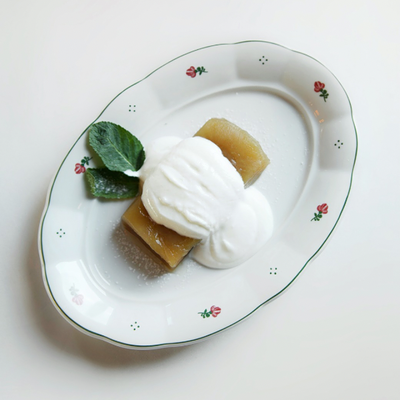 Яблочный гратен с миндальным кремом в Shamparen по цене 520 ₽