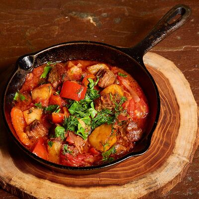 Жаркое с говядиной в Чуду Беркал по цене 750 ₽