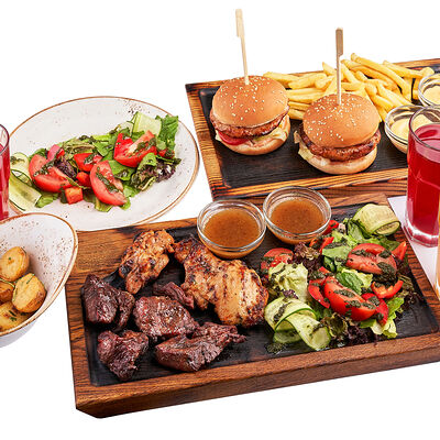 Сет сытая семья (на 4 персоны) в ИТЛЕ Стейк-кафе Halal по цене 2570