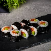 Сяке маки и авокадо в Hanami