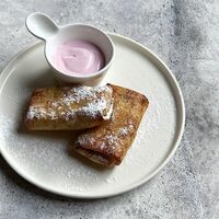 Блинчики с яблоком и корицейв u.bistro
