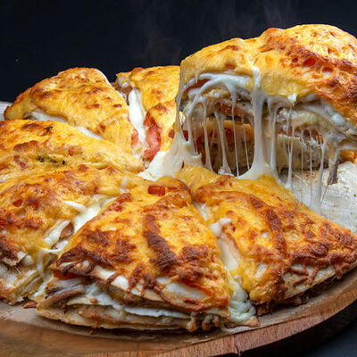 Пицца Цезарь в Crazy Brothers по цене 1790 ₽