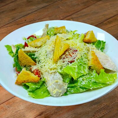 Салат Цезарь с курицей в Мате по цене 480 ₽