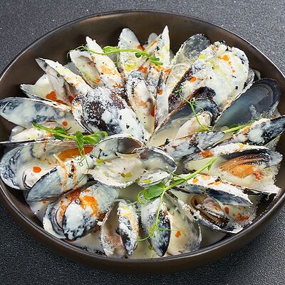 Мидии в сливочном соусе в Lafa Lounge по цене 760 ₽