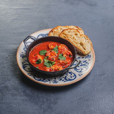 Жаренные креветки с чесноком и зеленью в LAFA FAMILY по цене 830 ₽