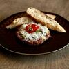 Тартар из говядины с вялеными томатами и печеным перцем в Fllore cafe по цене 799