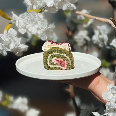 Рулет шпинатный с малиной без сахара в Кондитерская Виолет по цене 319 ₽