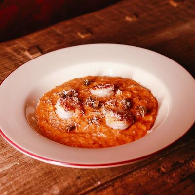 Орзо с креветками, кремом ромеско и пармезаном в Пинки Бандински по цене 35 р.