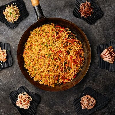 Тяхан с курицей в Sushi & More по цене 380 ₽