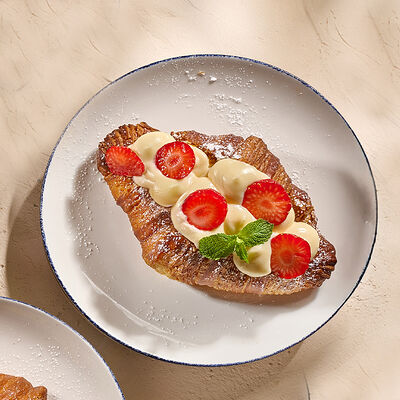 Круассан алла фрагола в Sapore Italiano по цене 460 ₽