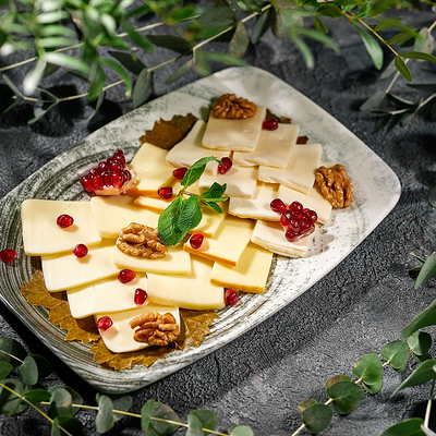 Ассорти грузинских сыров в Гогия по цене 878 ₽