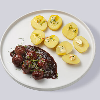 Фрикадельки в брусничном демиглясе в Vaffel по цене 639 ₽