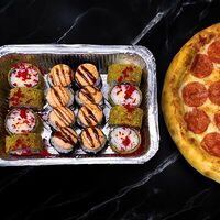 Сет Джой с пиццей в Dada sushi