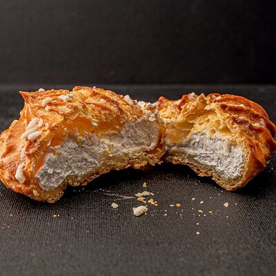 Профитроли со сливками в Французская пекарня по цене 60 ₽