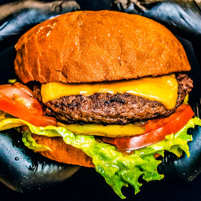 Чизбифбургер в The Тёлки по цене 290 ₽