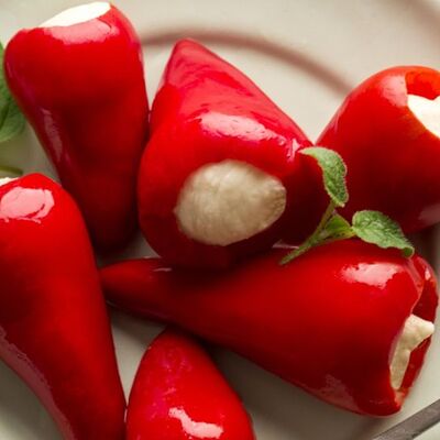 Антипасти паприка с сыромв Лори кафе по цене 750 ₽