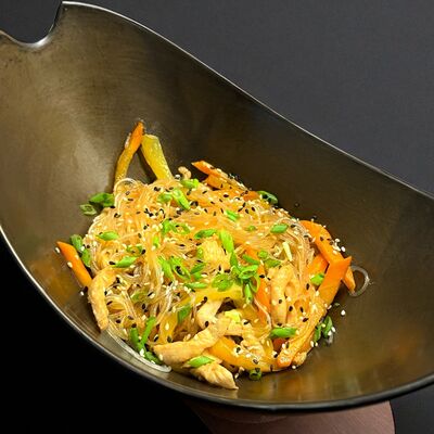 Горячее: Лапша с цыпленком терияки в Singapore Premium по цене 310 ₽