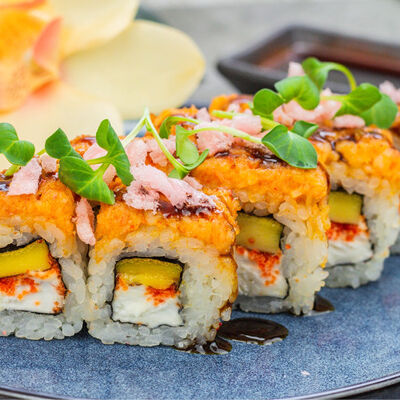 Ролл Монреаль в Луиджи & Тосё по цене 489 ₽