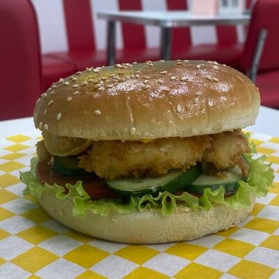 Бургер с креветками в Old Buick Diner по цене 580 ₽