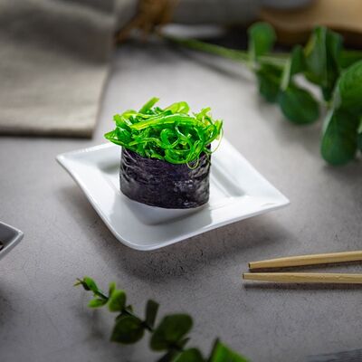 Суши с чукой в Суши-бар Макс Бокс по цене 109 ₽