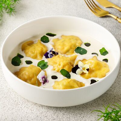 Равиоли с крабом и креветкой в Романов парк по цене 890 ₽