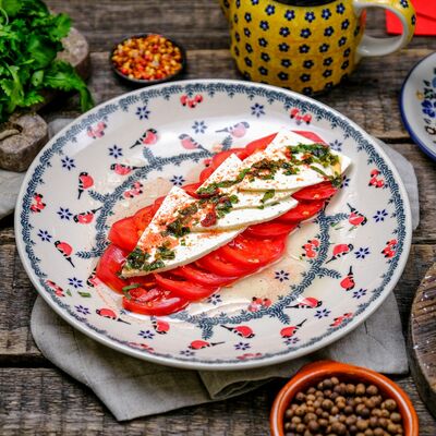 С имеретинским сыром и спелыми томатами в Ресторан-сыроварня Брынза по цене 395