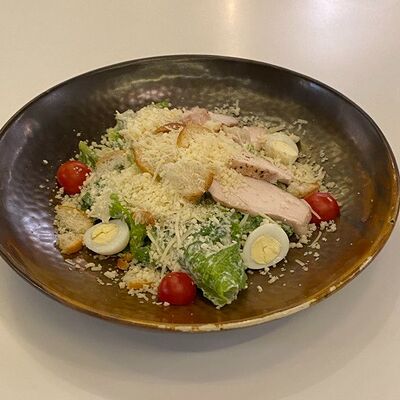 Цезарь с курицей в Пиццерия Фетучини по цене 680 ₽