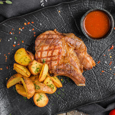 Свиная корейка в Пряности & Радости на Московском по цене 620 ₽