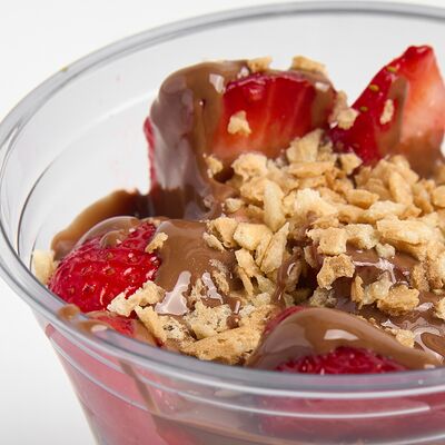 Клубника в теплом шоколаде в Клубникисс по цене 870 ₽