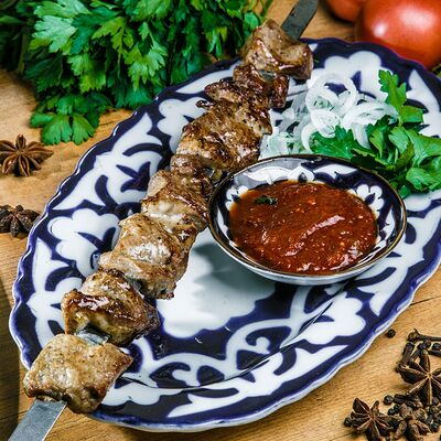 Шашлык из cвинoй шеи в Бахор по цене 630 ₽