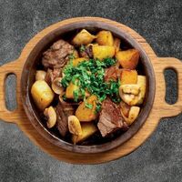 Говядина тушёная с картофелем и грибами в Хачапури