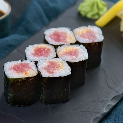 Классический ролл с тунцом в Buffalero di Mare по цене 950 ₽