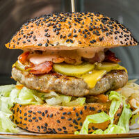 Бургер Аляска со свининой в Бар Пиф-Паф