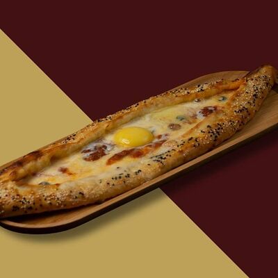 Пиде с сыром и яйцом (35 см) в Шаурмист по цене 850 ₽