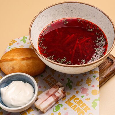 Борщ с говядиной в Семейный ресторан Mr Grek по цене 570 ₽