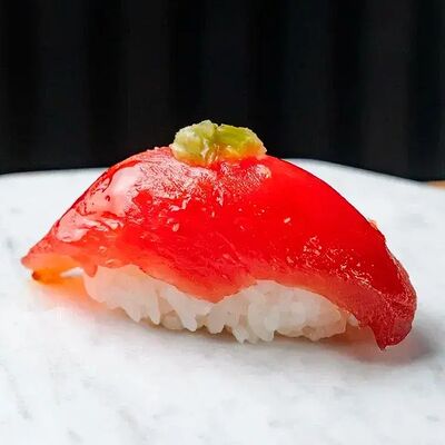 Нигири Тунец блюфин в Tsunami по цене 420 ₽