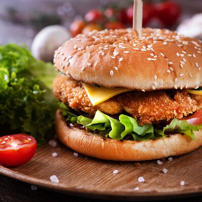 Чикен бургер в Адельфия по цене 360 ₽