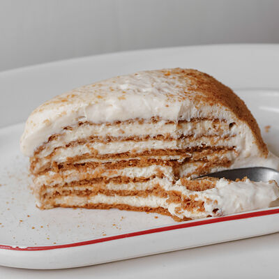 Медовик в Dacha restaurant по цене 610 ₽