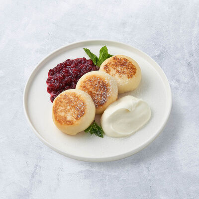 Сырники с брусничным джемом в Vaffel Норвежские вафли по цене 490 ₽