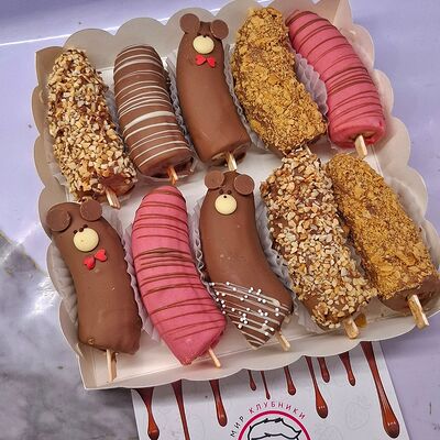 Бананы в шоколаде Мишкив Мир клубники в шоколаде по цене 3750 ₽