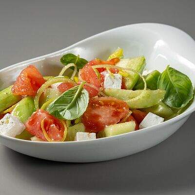 Греческий с козьим сыром в Байкал по цене 980 ₽