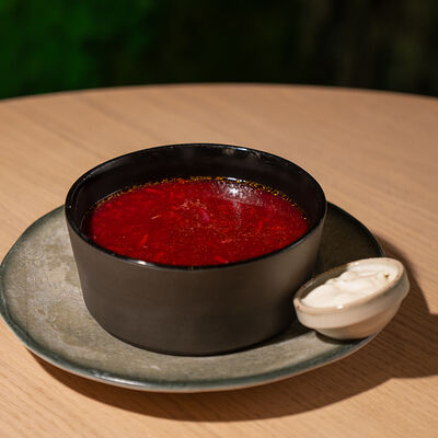 Борщ с говядиной в Наша хвоя по цене 390 ₽