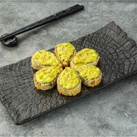 Ролл темпура краб с креветкой и соусом гуакамоле в Delmario