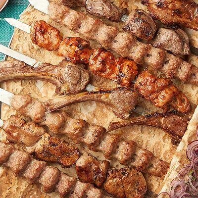 Шашлык из куриного бедра в На речке по цене 640 ₽