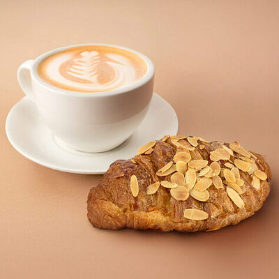 Комбо Капучино-Круассан с франжипаном в Кулинария Патрик & Мари по цене 385 ₽