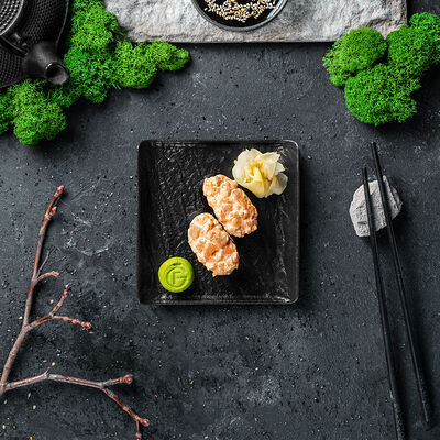 Суши с креветкой острые в Feromon по цене 340 ₽