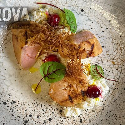 Индейка с ризотто из цветной капусты в Drova по цене 990 ₽